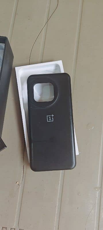 OnePlus 115g with box & original charger 11