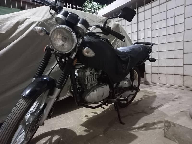 Suzuki GS 150 SE 2022 3