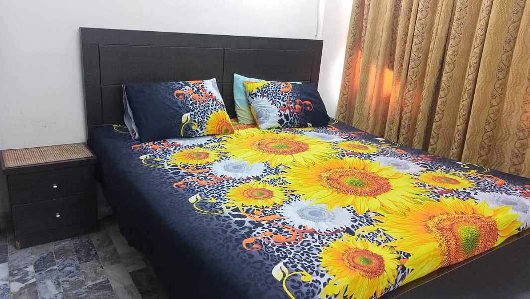 Queen size bed with 2 side tables for sale 3