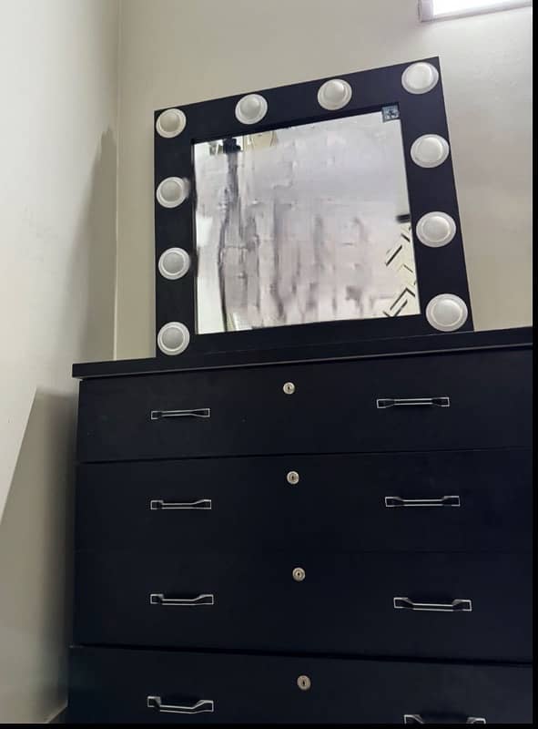 dressing table with lights 1