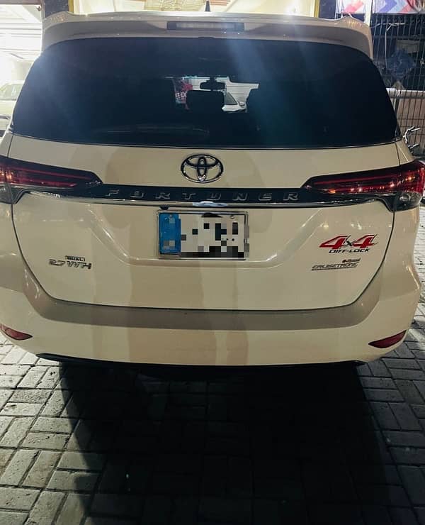 Toyota Fortuner 2017 1