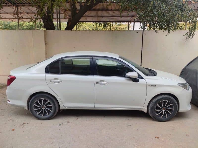 Toyota Corolla Axio 2015 and 18 registration 8