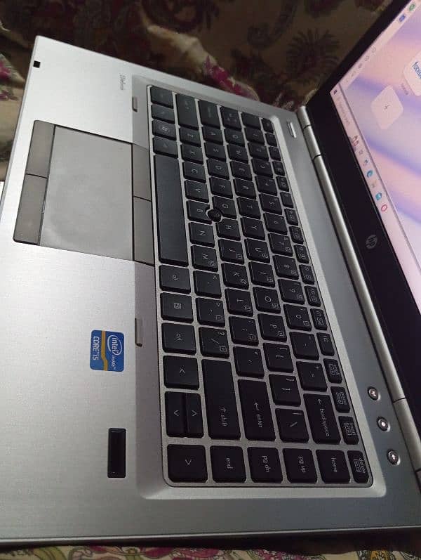 HP EliteBook 8460p 1