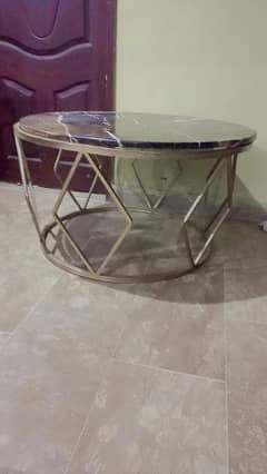 MARBLES ROUND CENTRE TABLE IRON