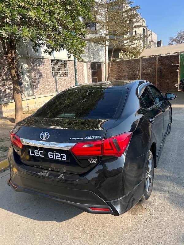 Toyota Altis Grande 2017 1