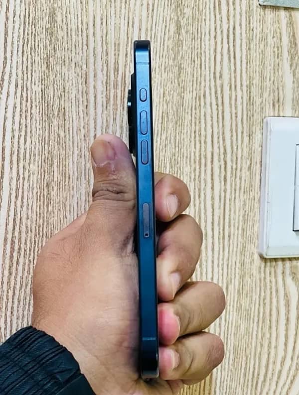 iphone 15pro max Blue titanium 2