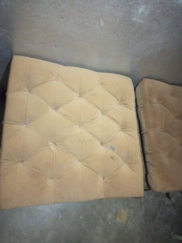 sofa urgent sell 2