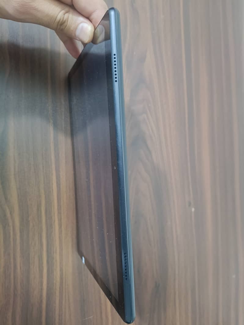 Lenovo M10 10 Inch Tablet in New Condition 2