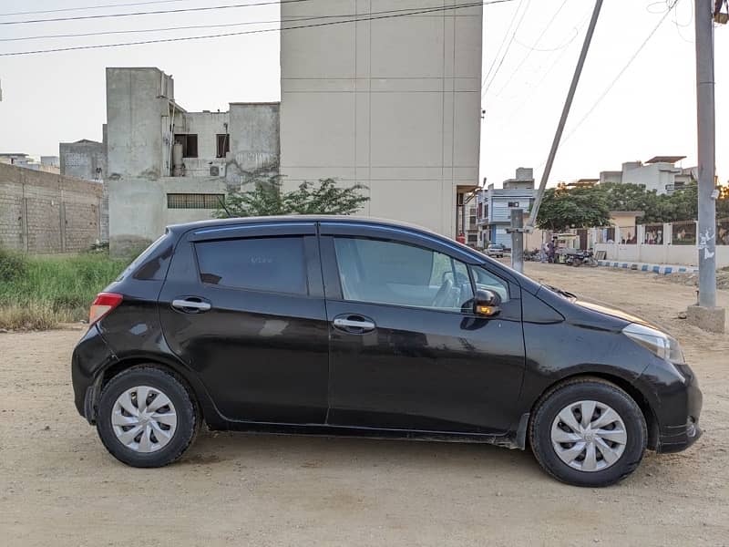 Toyota Vitz 11/15 4