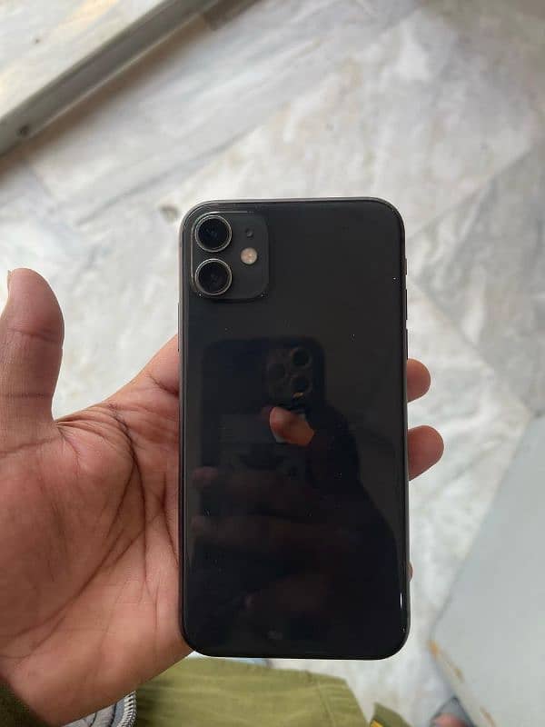 I phone 11 non pta black colour water pack ex change pta I phone 4