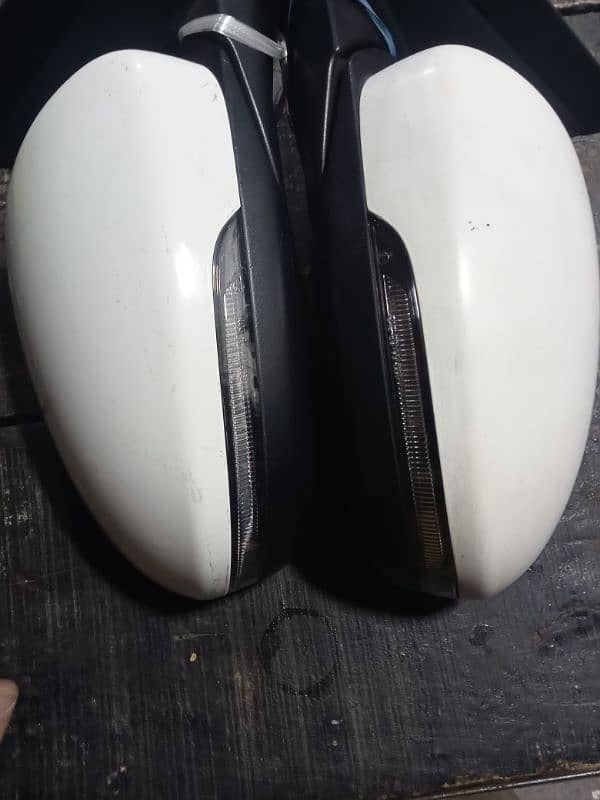 Hyundai Tucson side mirrors available 0