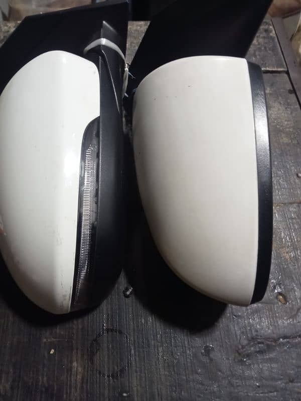 Hyundai Tucson side mirrors available 2