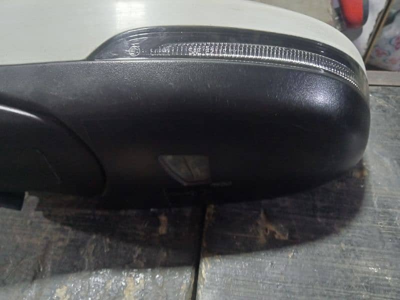 Hyundai Tucson side mirrors available 4