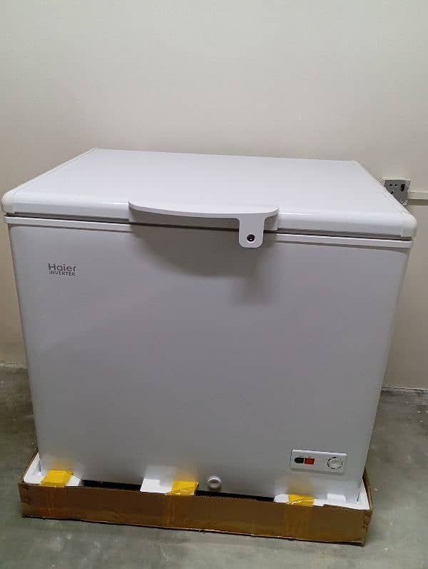 Haeir Freezer Model HDF-285 INV 0