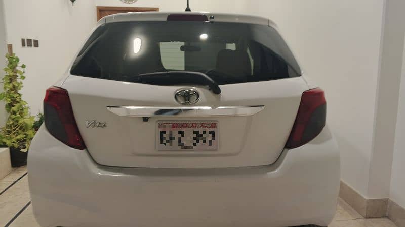 Toyota Vitz 2013 4