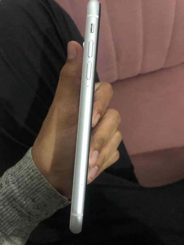 iphone xr white colour 2