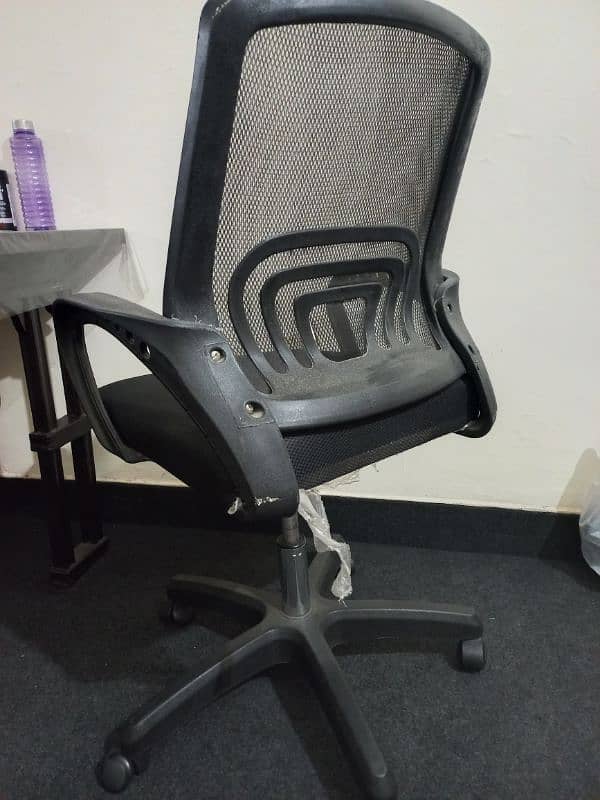 3 office chairs available 1