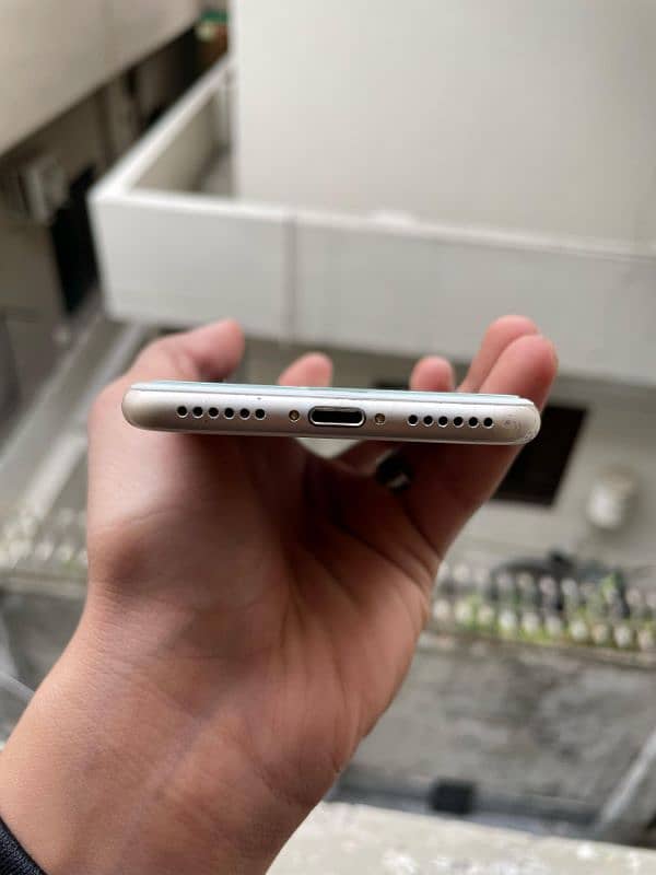 Iphone 7 256 GB PTA 3