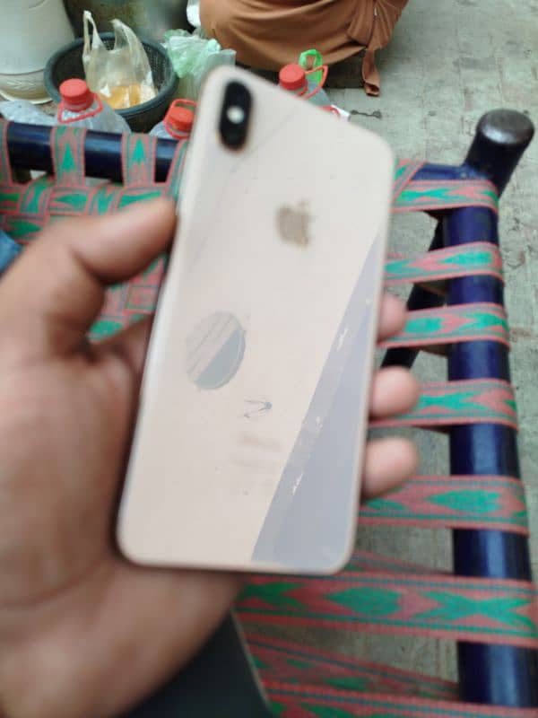 I phone xs max 64 Gb factory un  Non PTA zong sim warking 86  battery 0