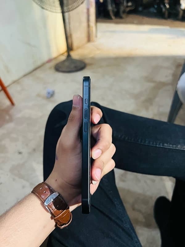 iphone 15 black colour jv 1