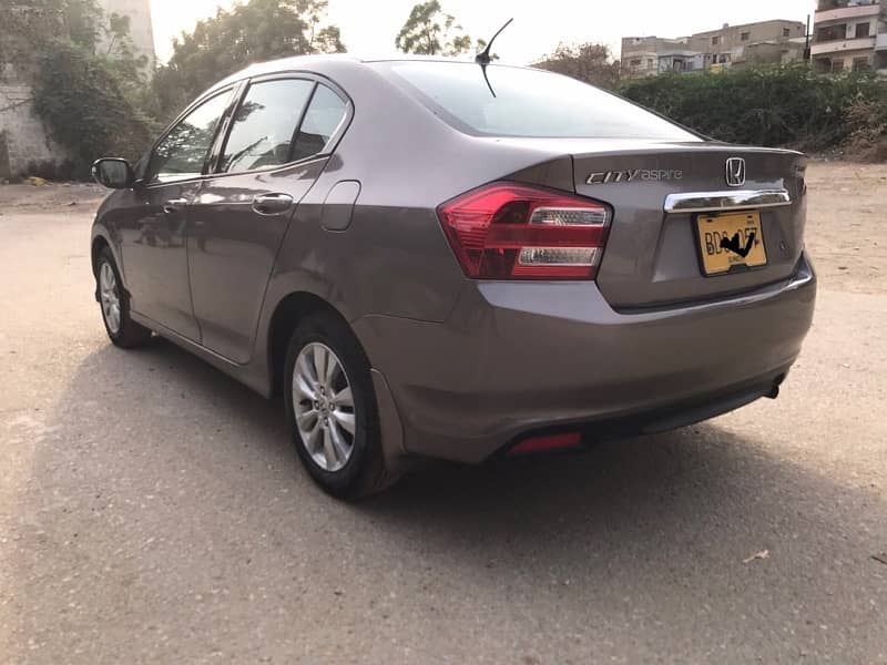 HONDA CITY ASPIRE 1.3 PROSMETIC ORIGNAL CONDITION 2015 MODEL 2