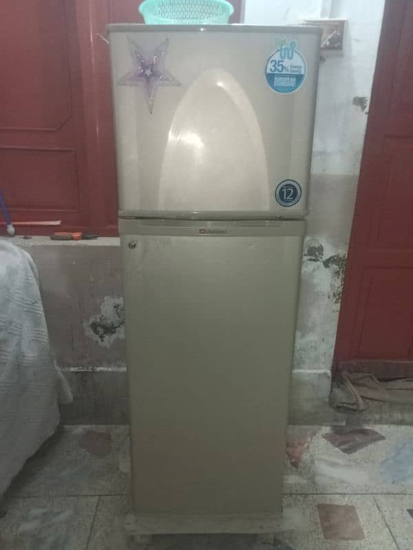 Dawalance fridge hai Only 8 month used hai 4