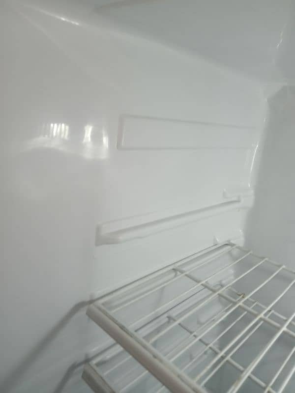 Dawalance fridge hai Only 8 month used hai 9