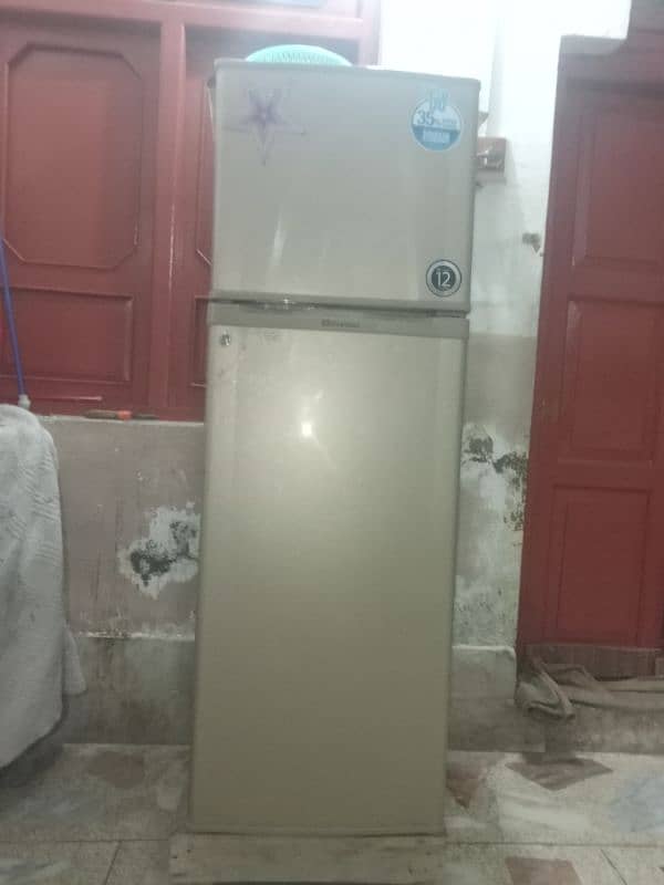 Dawalance fridge hai Only 8 month used hai 13