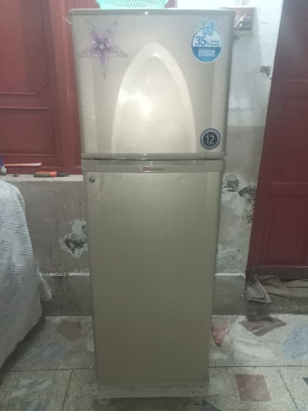 Dawalance fridge hai Only 8 month used hai 18