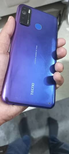 Tecno Camon 15 - 4 gb 64 gb - 48 hours battery standby - 9/10