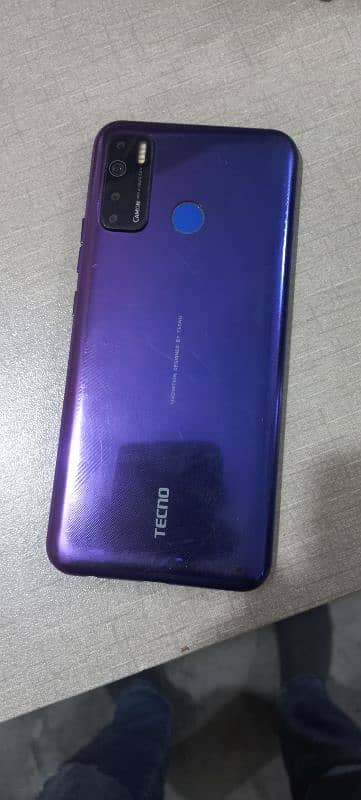 Tecno Camon 15 - 4 gb 64 gb - 48 hours battery standby - 9/10 5