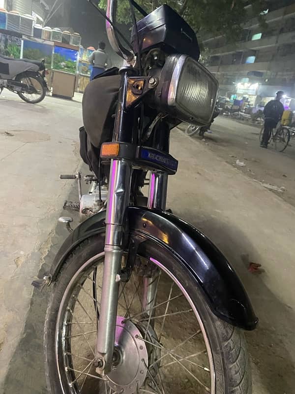 bike new condition ha bus  interested log WhatsApp par messeg Kara 0