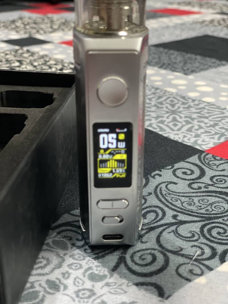 VAPE DRAG S PRO VOOPOO 80w 3000mah battery like new for sale 3