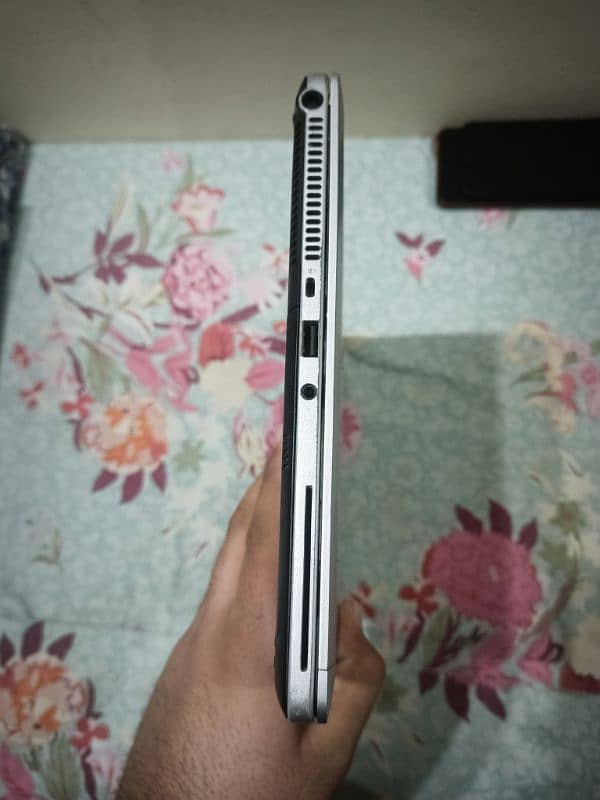 HP LAPTOP 4