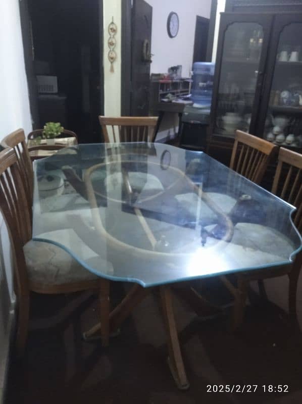 6 Seater Dining Table | 12mm Glass | Condition 10/7 1