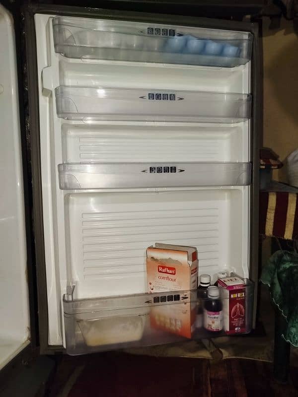 Dawlance Fridge with freezer 3