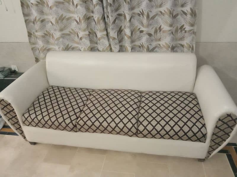 7 sitter sofa set with 7 cushions (LIKE NEW). 10