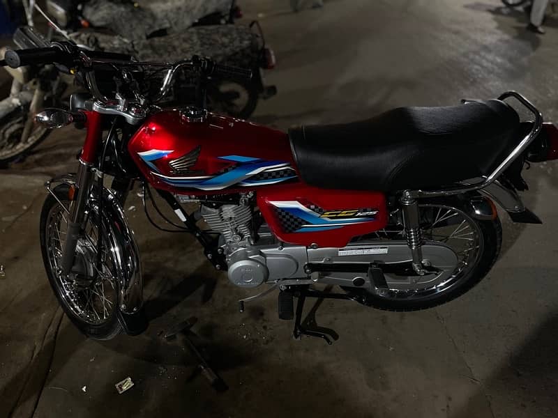 Honda CG 125 2024 3