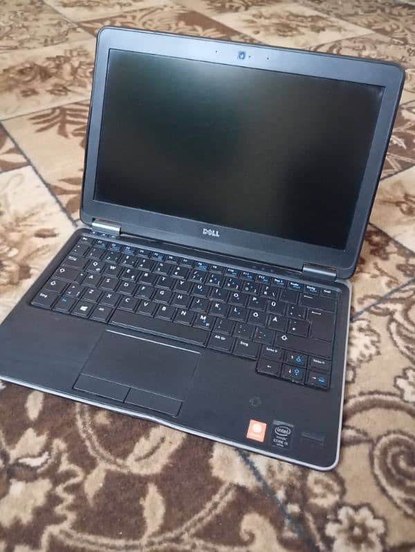 Dell Latitude Laptop slightly used laptop 0