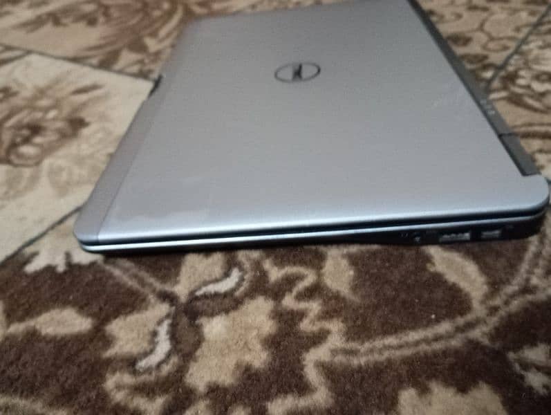 Dell Latitude Laptop slightly used laptop 4