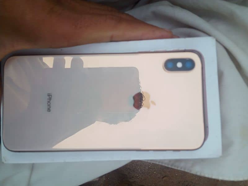 i phone xsmax 256 Gb golden colour water pack 8