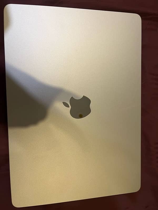 MacBook Air 13.6" (2022) - Apple M2 Chip, 8GB RAM, 256GB SSD 4