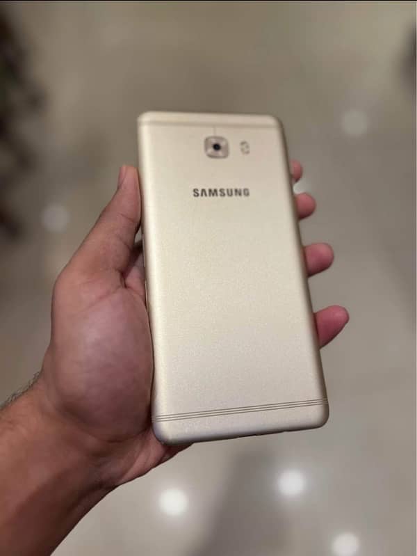 Samsung C9 Pro 5