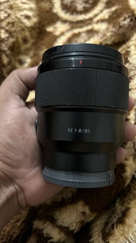 Sony 85mm 1.8 used 1