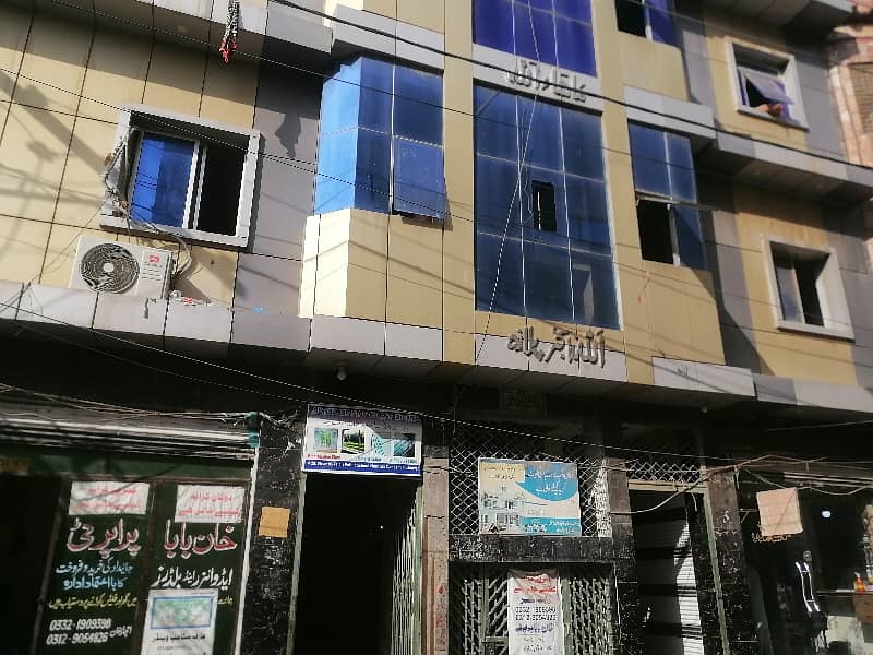 Gorgeous Prime Location 8 Marla Building For sale Available In Saddar 2