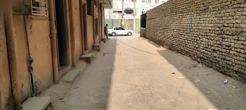 Prime Location House Of 9 Marla For Sale In Bara Road 25