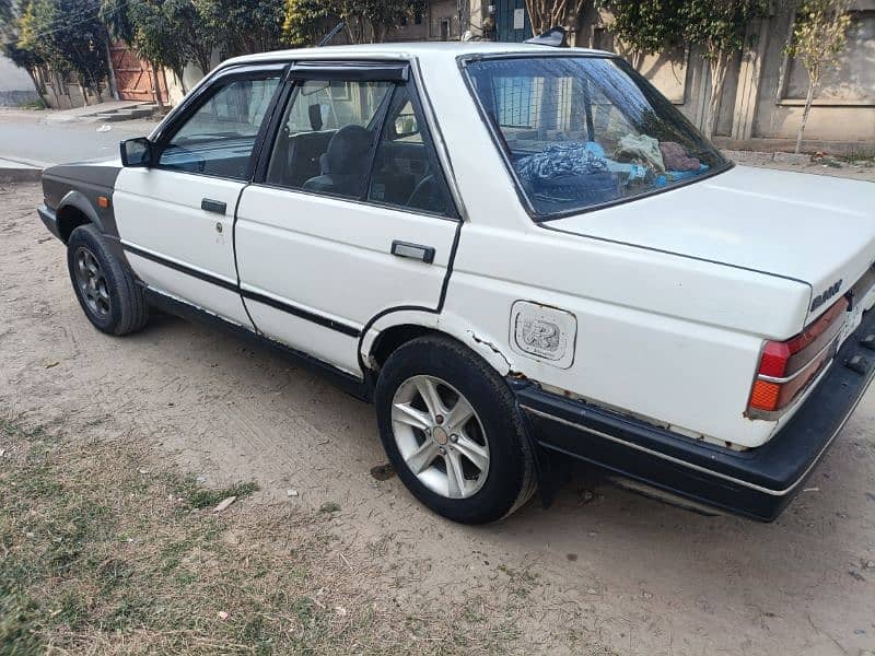 Nissan Sunny 1987 3