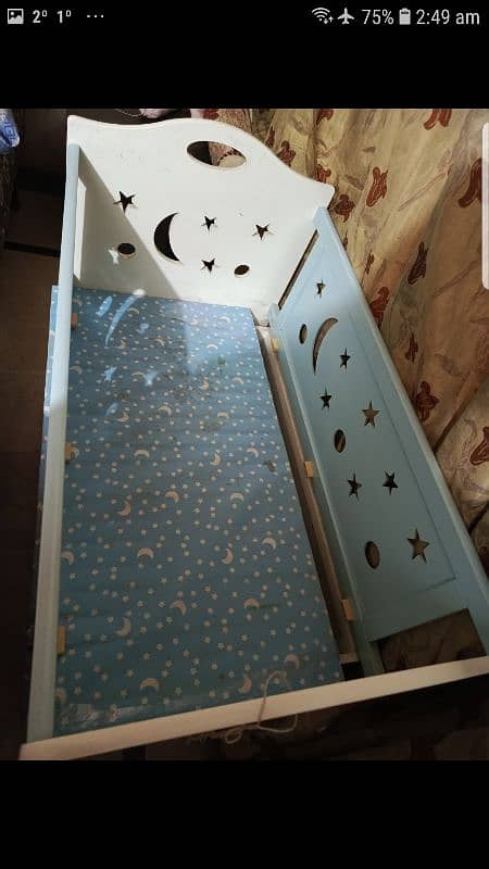 Baby cot for sale 0