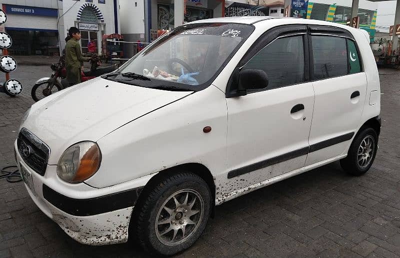 Hyundai Santro Exec 2004 Model White Colour 8