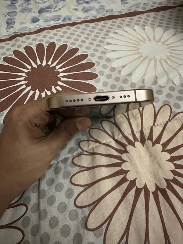 Iphone 16 pro desert titanium 256gb 5